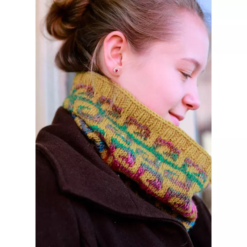 Fretwork Cowl pattern PDF from Sweet Shop Patterns